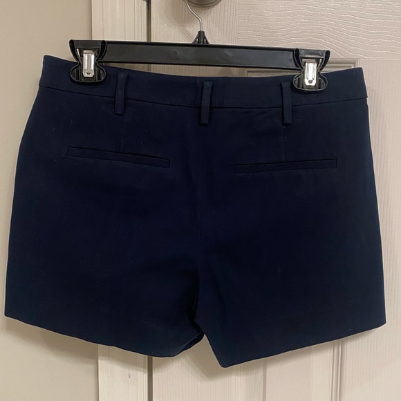 Theory - Like New - Dark Navy Blue Shorts in Women’s Size 2 - Picture 2 of 5